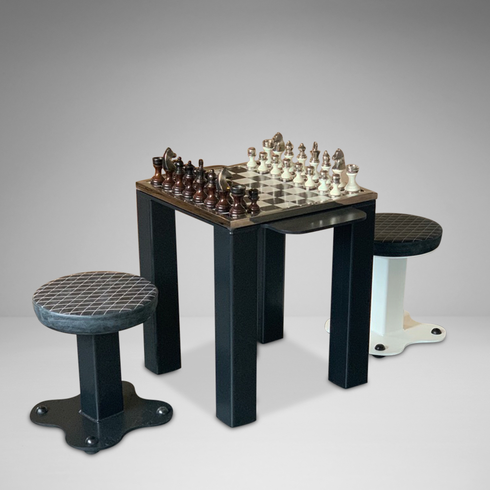 Watson Chess Set - Image 4